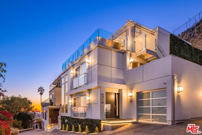 Primary Photo - 9318 Warbler Way