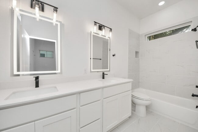 Building Photo - 5103 Mallow St