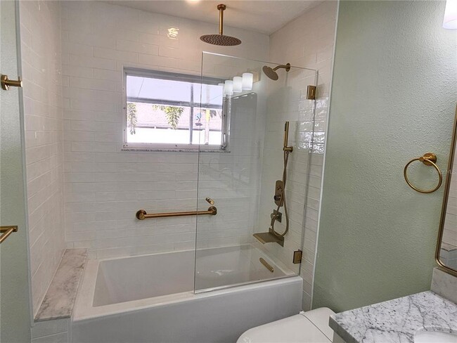 Building Photo - 272 Loyola Rd