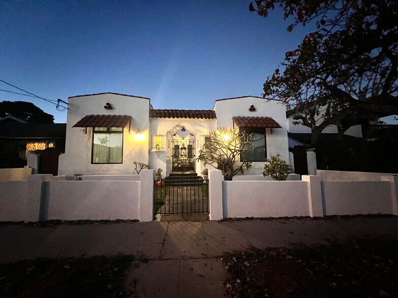 House from curb - 532 W 40th St