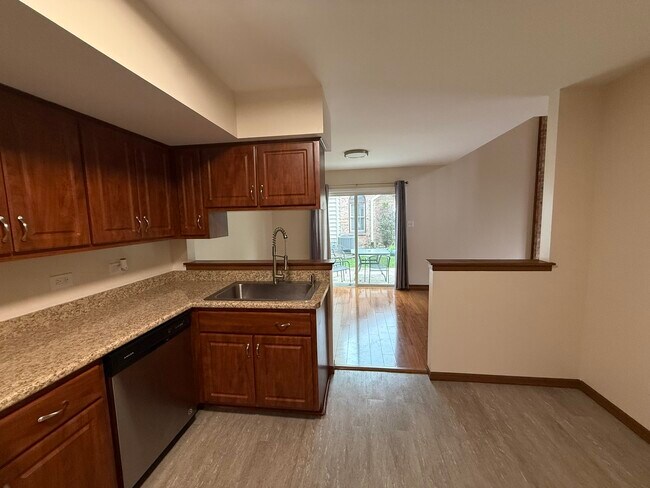 Building Photo - 15546 Whitehall Ln