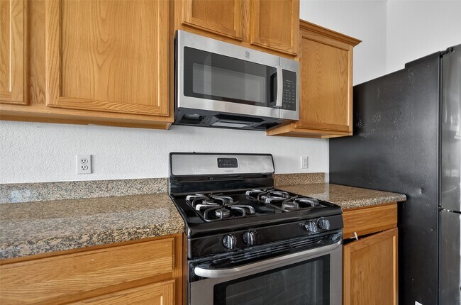 Building Photo - 21339 Bella Jess Dr