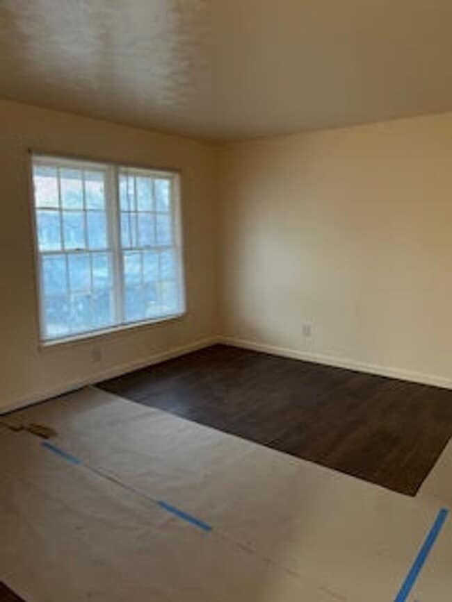 Building Photo - Ready for New Tenants- 3 Bedroom, 1.5 Bath in North Riverside- FWISD- 76111