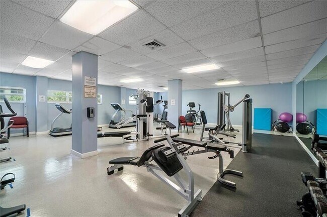 Building Photo - 3400 Galt Ocean Dr