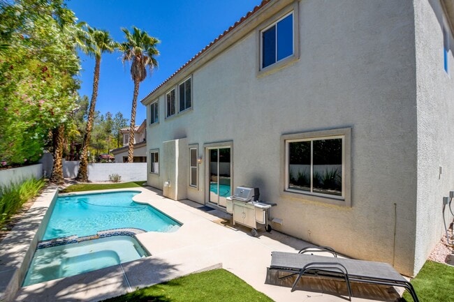 Building Photo - Rhodes Ranch Luxury Home with Pool