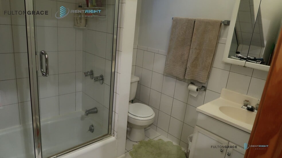 Building Photo - 1443 N Bosworth Ave