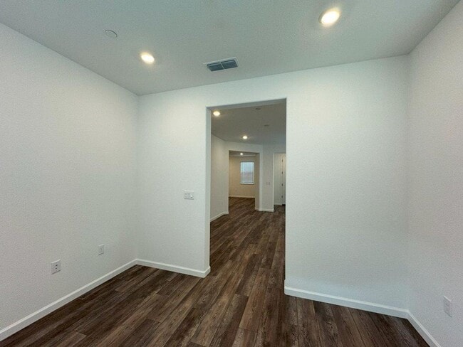 Building Photo - Like New Lennar Home FOR RENT