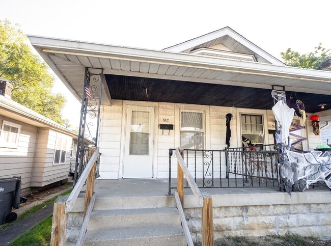 Primary Photo - 915 N Drexel Ave