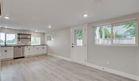 Building Photo - Beautiful Ground Level 2 Bedroom in Lakewo...