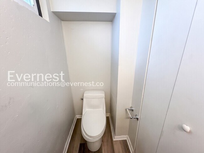 Building Photo - 3 Bed/1.5 Bath Home with Garage / Pet-Friendly / Coming Soon!