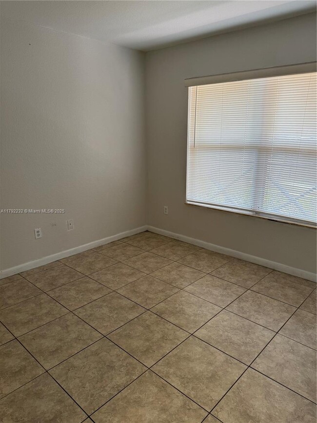 Building Photo - 7605 NW 38th Ct