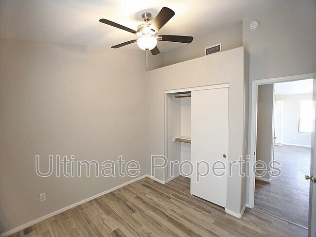 Building Photo - 631 E Arizona Ave