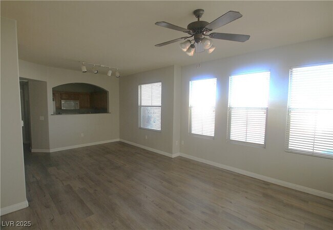 Building Photo - 10550 W Alexander Rd