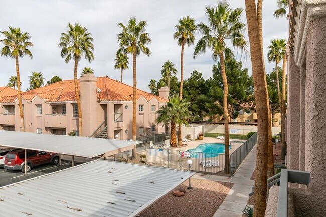 Building Photo - Charming Second-Floor Condo with Two Bedrooms and Fireplace