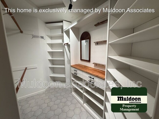 Building Photo - 7915 Chancellor Dr