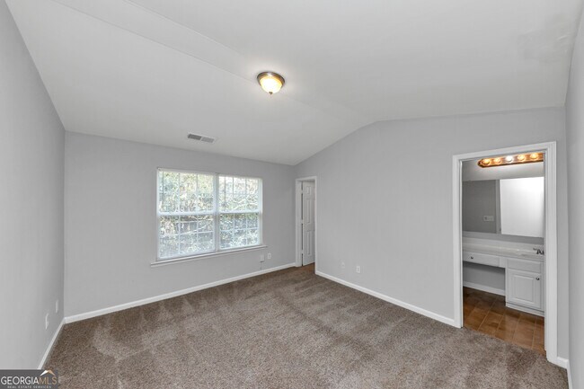 Building Photo - 735 Crestwell Cir