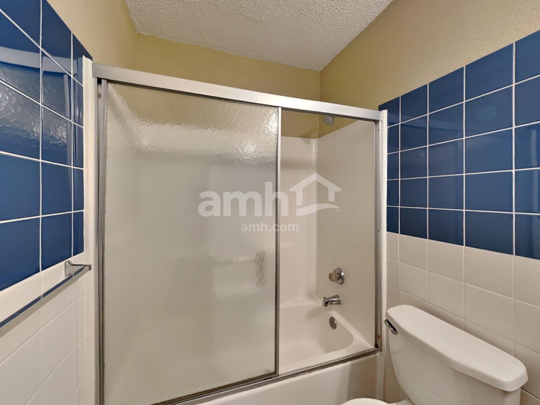 Building Photo - 702 Castlewick Ct