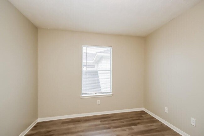 Building Photo - 21515 Lovis Way