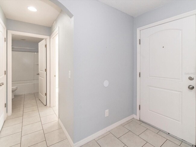 Building Photo - 5555 Maggiore Blvd