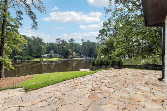 Building Photo - 1568 Niskey Lake Trail SW