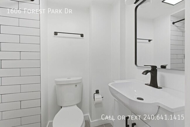 Building Photo - 1606 Forest Park Dr