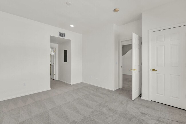 Building Photo - Canyon Creek 2 Bed