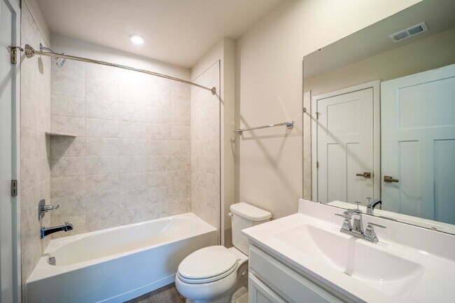 Building Photo - Brand New Luxury Town house for Rent!