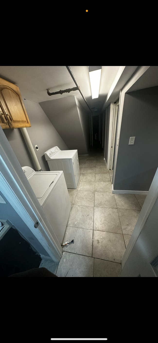 Building Photo - 42 Cottage St