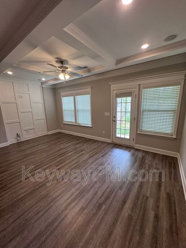 Building Photo - 334 Sumac Trail