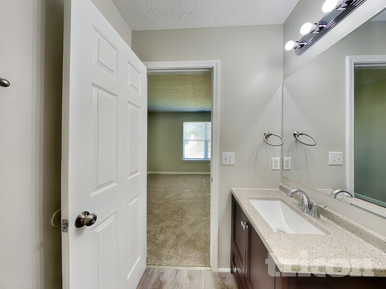 Building Photo - 4020 Waterfield Dr