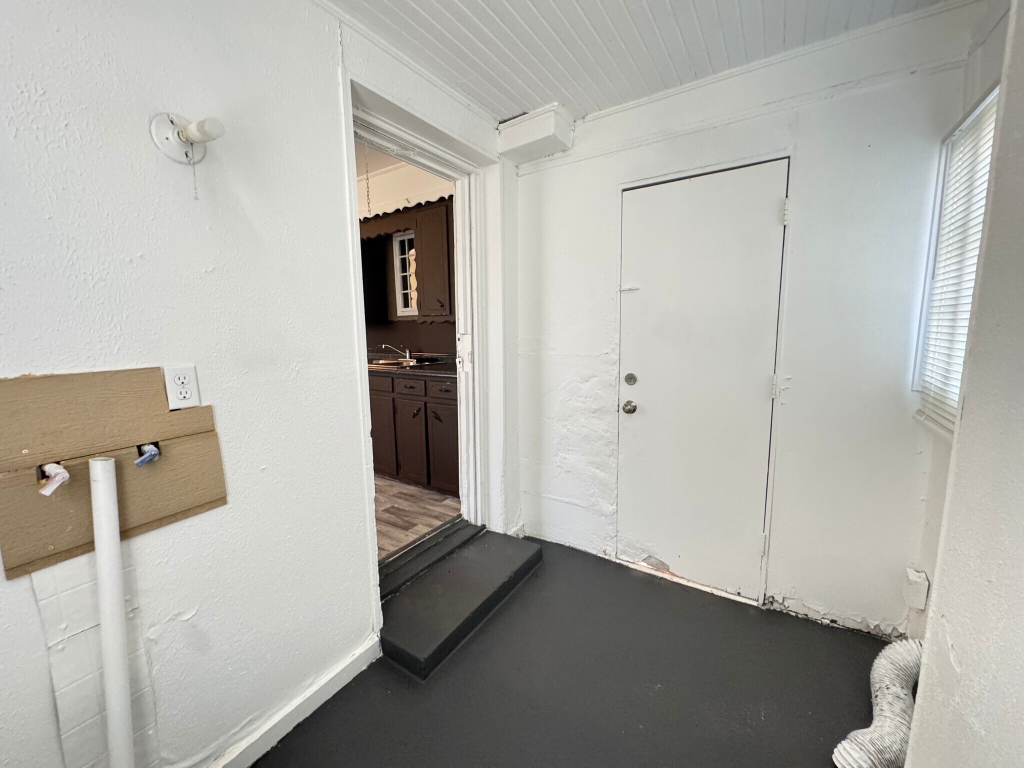 Building Photo - 2108 NE 18th St