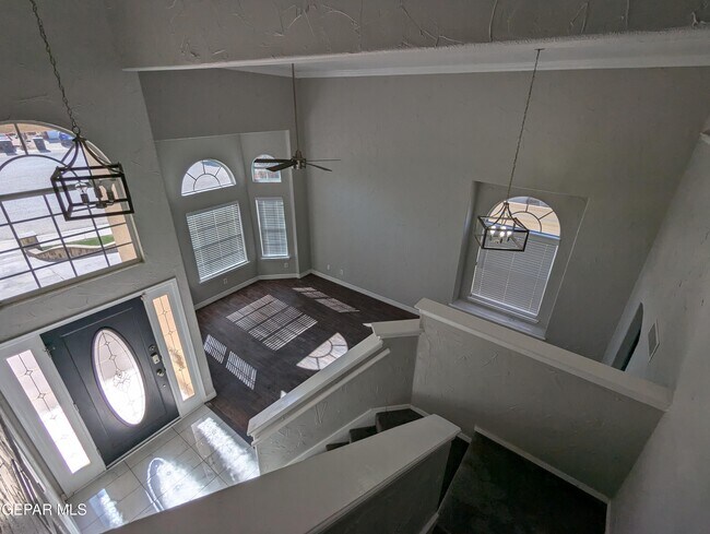 Building Photo - 636 Paseo De Flor Cir