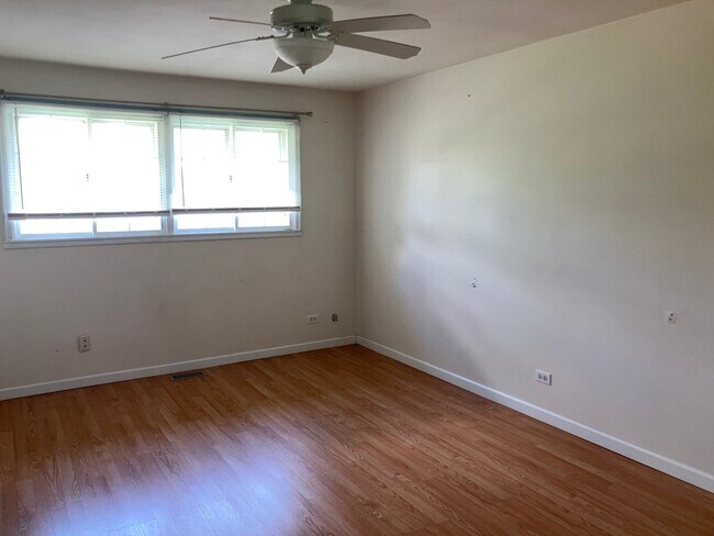 Building Photo - 324 W Weathersfield Way