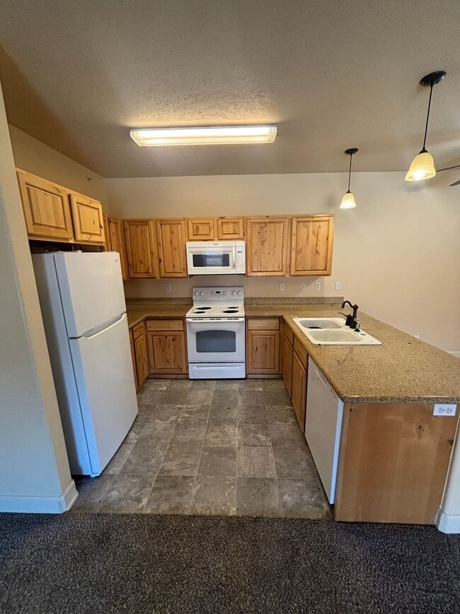 Building Photo - 6735 N Spurwing Loop