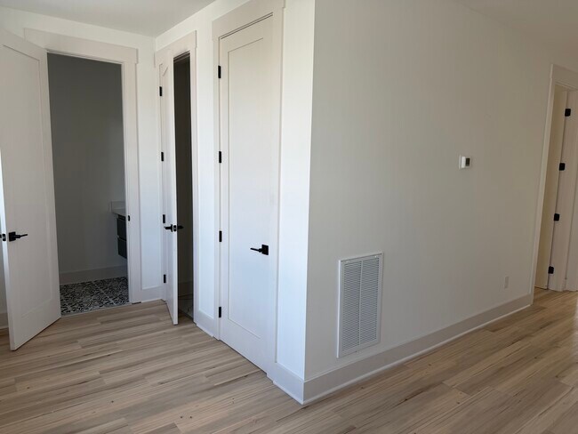 Building Photo - 408 Old Hickory Blvd