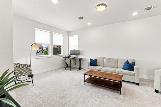 Building Photo - 9608 Hamadryas Dr