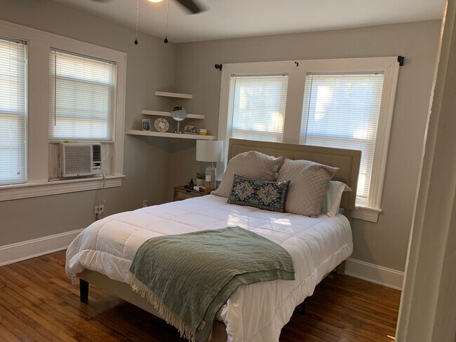 Building Photo - Grid House 2 blocks to ECU for rent on 5th St