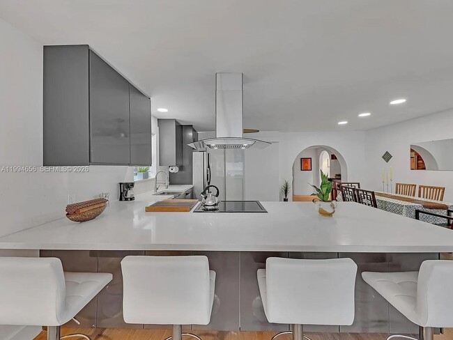 Building Photo - 1143 Lincoln St