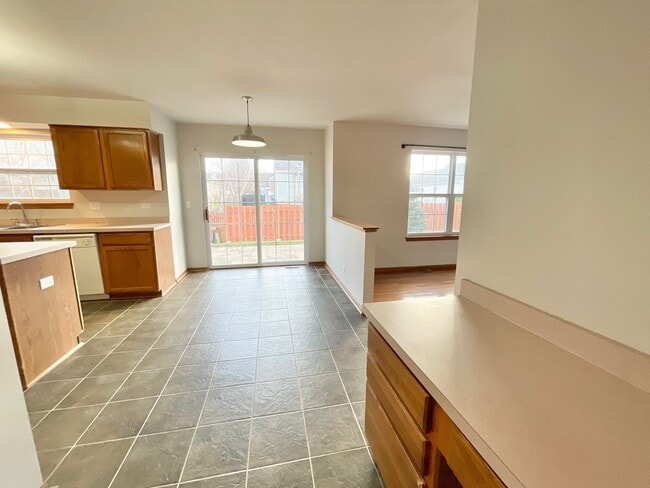 Building Photo - 1814 Van Dyke Ln