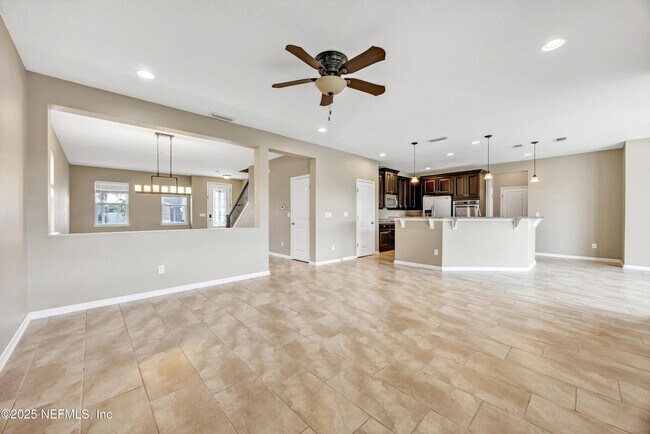Building Photo - 12237 Woodview Dr