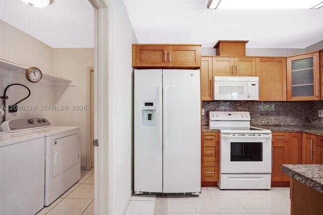 Building Photo - 3650 SW 27th St
