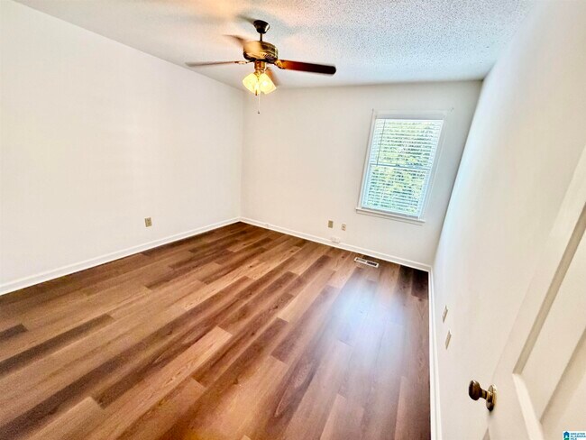 Building Photo - 303 Chase Plantation Cir