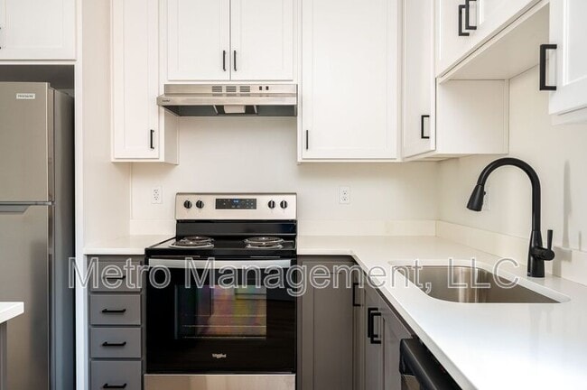 Building Photo - 12096 SE Market St