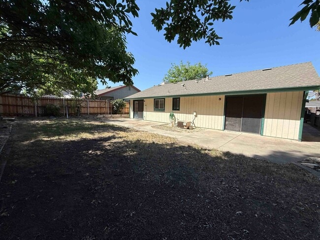 Building Photo - 3 Bed Antelope Home Close to Schools