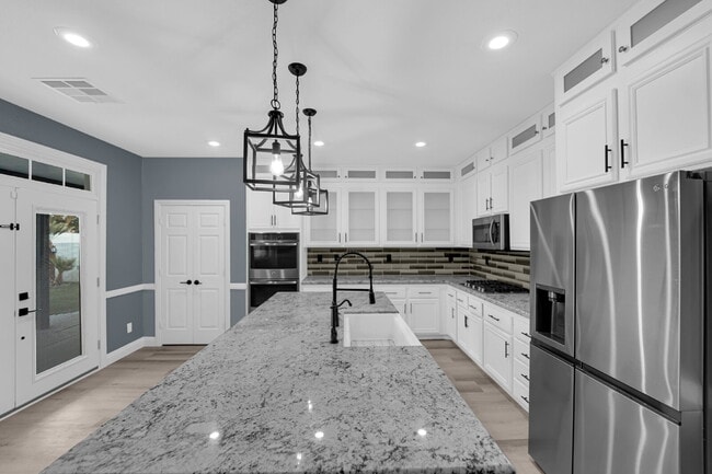 Building Photo - 4319 N Thunder Twice St