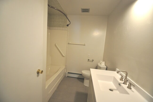 Building Photo - 24111 64th Pl