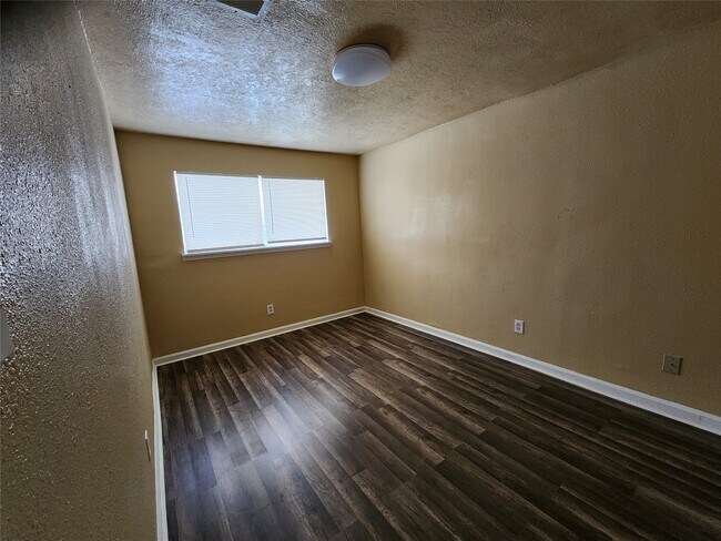 Building Photo - 4311 Yellowstone Blvd