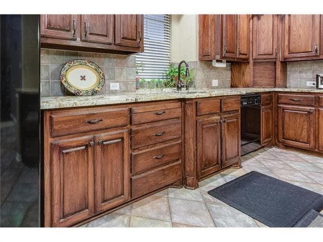 Building Photo - 1402 Vineyard Dr