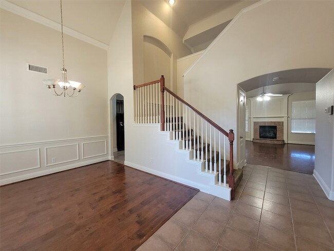 Building Photo - 9717 Sinclair St