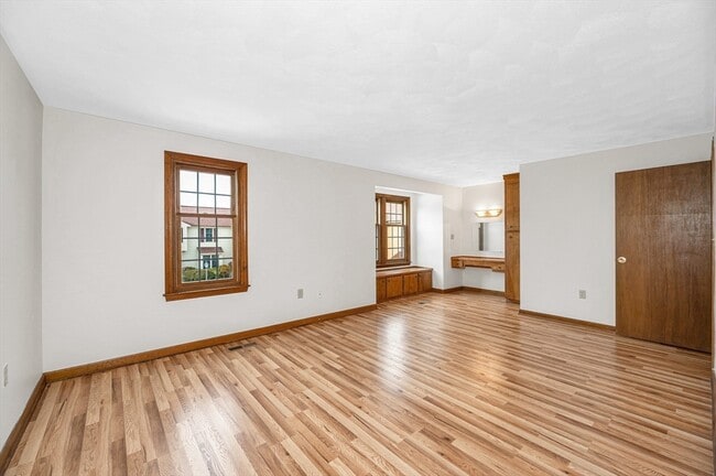 Building Photo - 280 Apache Way